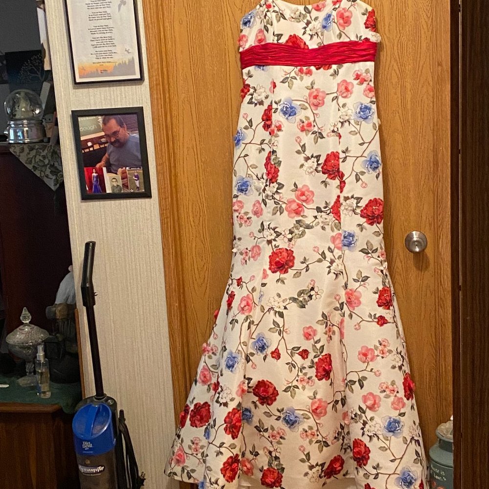 pageant, prom, or evening dress
